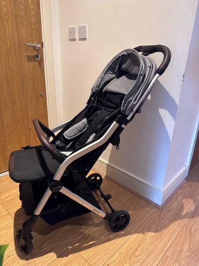 Zummi Explorer Compact Stroller
