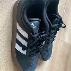 Boys Adidas trainers New Size 3.5