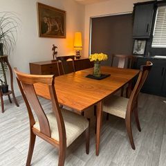 Mid Century Extendable Dining Table