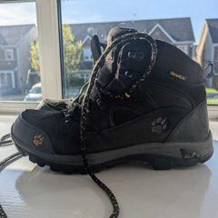 Jack Wolfskin Hiking Boots (Size 9 / EUR 43)