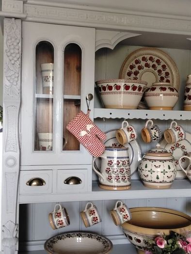 solid kitchen dresser delivery arranged