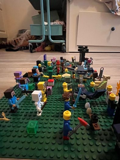 LEGO Bundle Mixed Bricks and characters