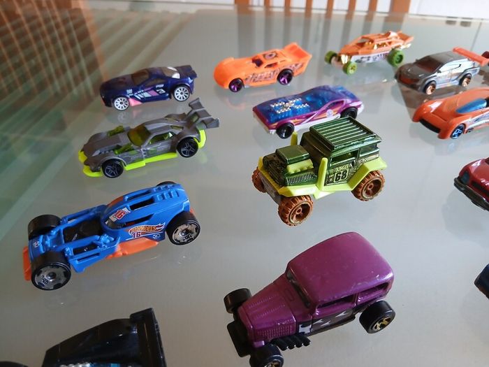 22 Hot Wheels Toy Cars Lot 1:64 Scale