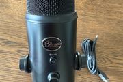 Logitech Blue Yeti USB Microphone