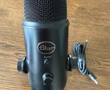 Logitech Blue Yeti USB Microphone