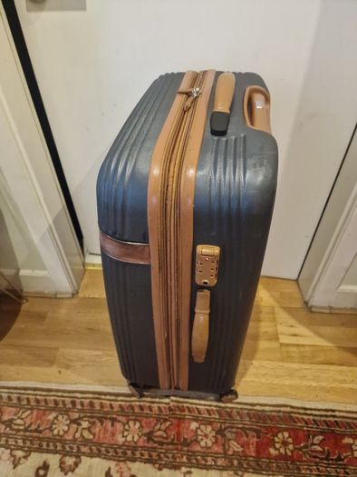 MEDIUM Plastic suitcase IT