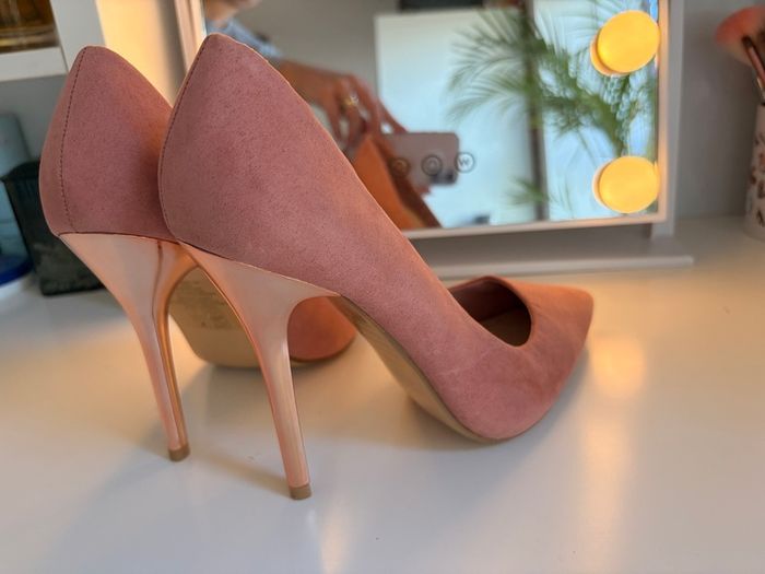 Pink high heels