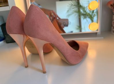Pink high heels