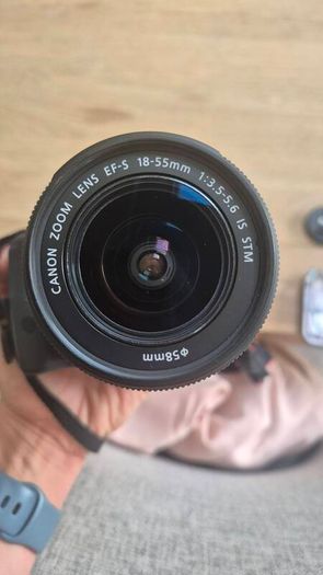 Canon EOS 100D + 18 55mm IS STM Lens + Lowepro Case Excellent Condition