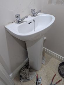 Cloakroom sink and toilet free