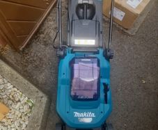 electric lawnmower