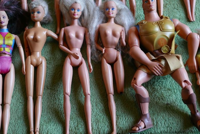 Vintage Barbie Collection, over 40 pieces (1966,1993,1994,1995,1999)