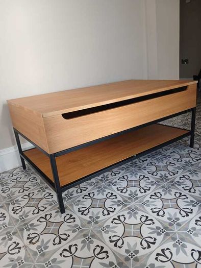 Lift-top coffee table with storage shelf