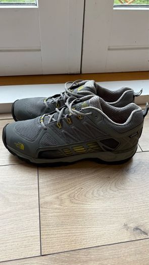 North Face low-cut hiking shoe GoreTex