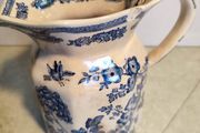 Vintage Rare medium Mason's Patent Ironstone Porcelain Pitcher/creamer Manchu England 51/2". but is damaged have chips on top rim and discoloured.