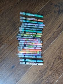 Colouring Pencils (Approx. 80) with Bag (Crayola Twistables)