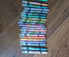 Colouring Pencils (Approx. 80) with Bag (Crayola Twistables)