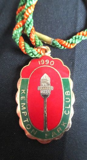 Kempton Park Races Badge 1990
