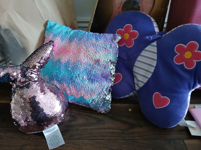 Girls unicorn items