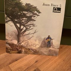 Joan Baez Accompanying Herself on the Guitar Vinyl Record 1964