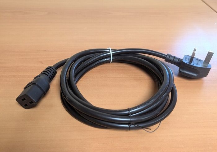 Heavy Duty IEC C19 Power Lead  2.4m