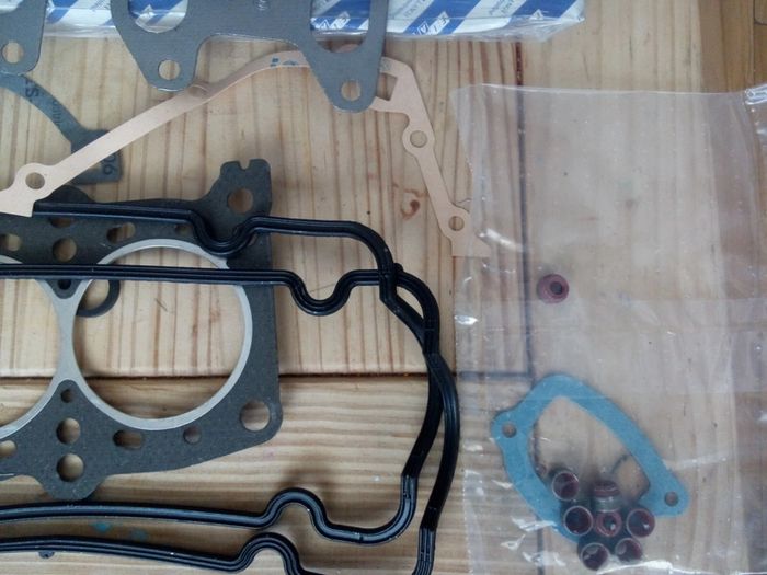 Genuine Fiat Punto 1242 Cc.8 V, Doblo, Palio, Full Engine Gaskets Set 71716869