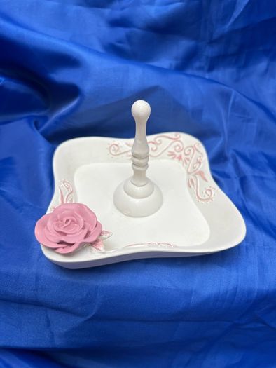 Vintage ceramic ring holder