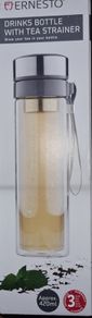 Drinks bottle with tea strainer