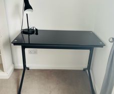 Black desk (perfect condition)