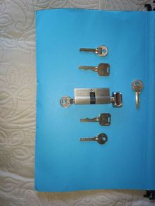 Lock and 5 keys