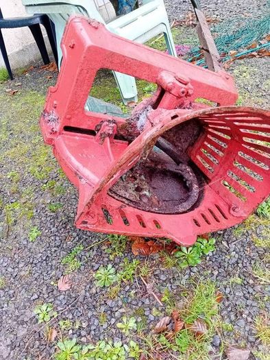 "Beet pulper " Wexford engineering turnip cutter   Free moving parts  NEEDS: TWO LEGS NEW SET OF BLADES