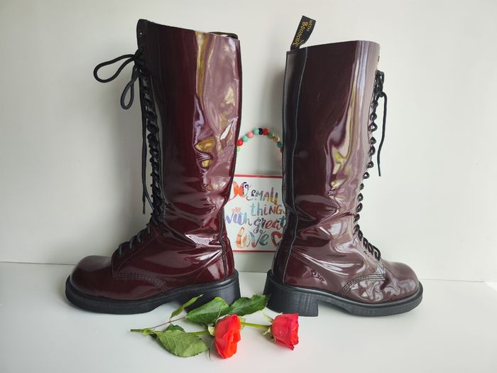 Dr Martens 1420 20 eye patent red burgundy knee high boots England UK7 EU41 US9
