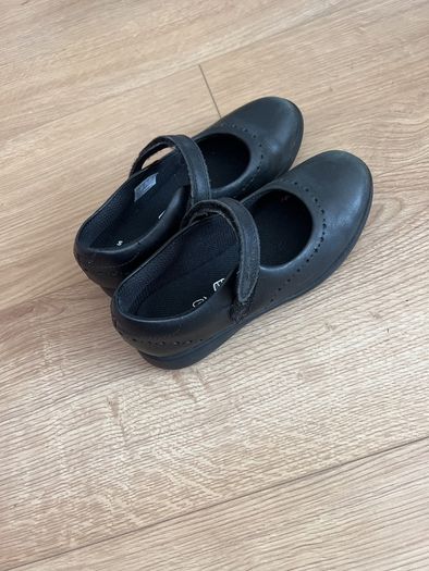shoes school