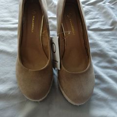 Brand new wedge shoe