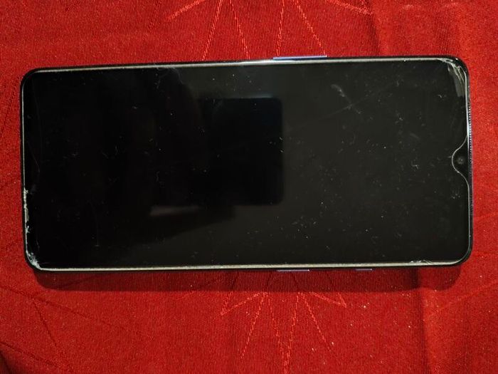 OnePlus 7T with original box and charger