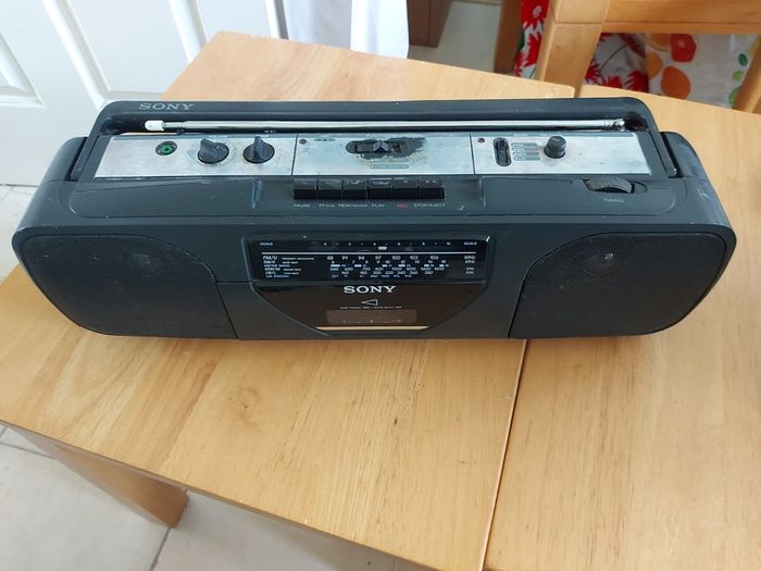 Sony Radio Cassette-corder, Model CFS-201L, wear and tear for its age, Radio works, tapes dont play