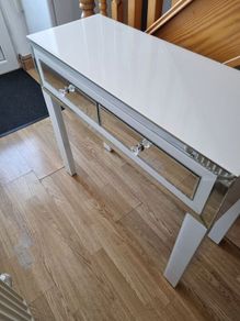 2 drawers table