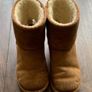 Girls Ugg Boots: Size 1 - Or Free With Any Clothes Bundle Image 2