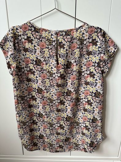 Only women ladies top, t-shirt, like new, immaculate condition, barely used