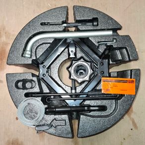 Volkswagen Polo MK6 Jack SET with trim 2G0012115M