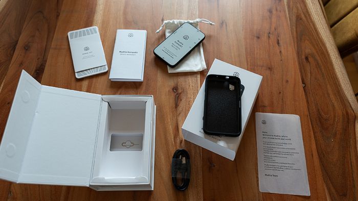 Mudita Kompakt - Minimalist E-ink Phone