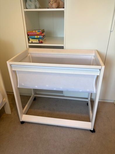 Baby crib