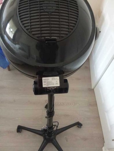 Stand up hair dryer