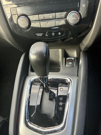 Nissan Qashqai 2017-Automatic-1.2