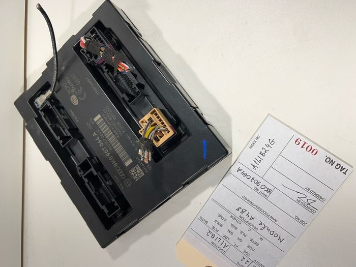 Audi A4 8K A5 Q5 Comfort Control Unit 8K0907064A On-Board Power BCM2.