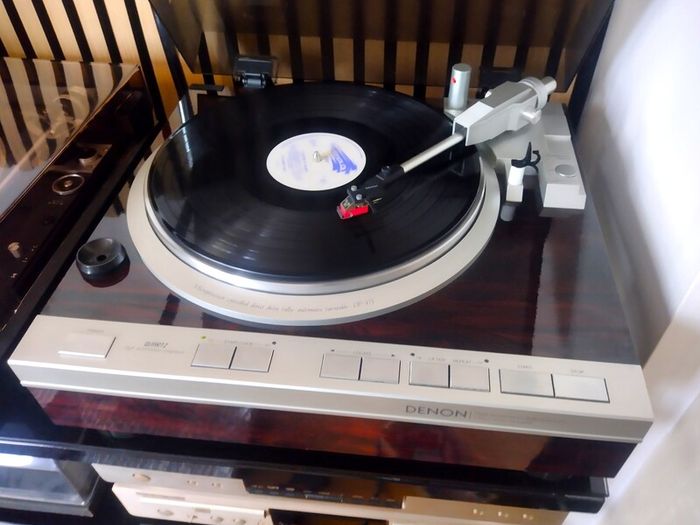 Hi End Denon DP-47F. Hi Performance Turntable from Golden Era! Original Japan, Rare to find! MC Cartridge. Excellent cond.