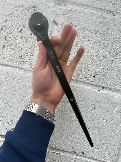 rachet wrench hand tool mechanic 21 and 23 mm