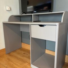 Computer table