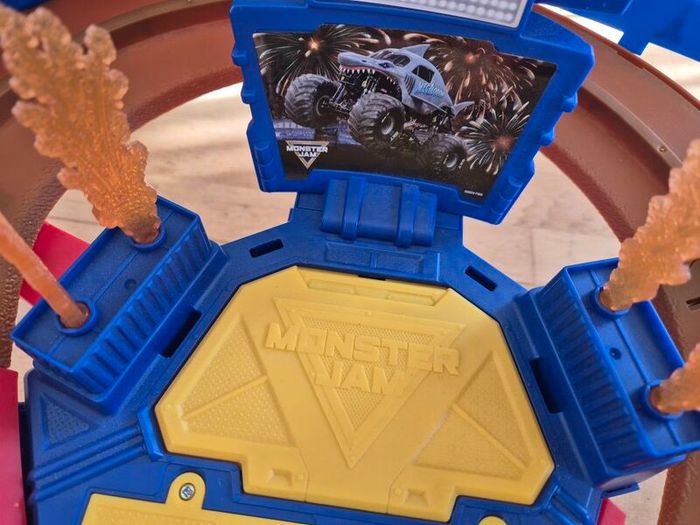 hot wheels Monster Jam track