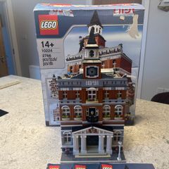 Lego Town Hall 10224